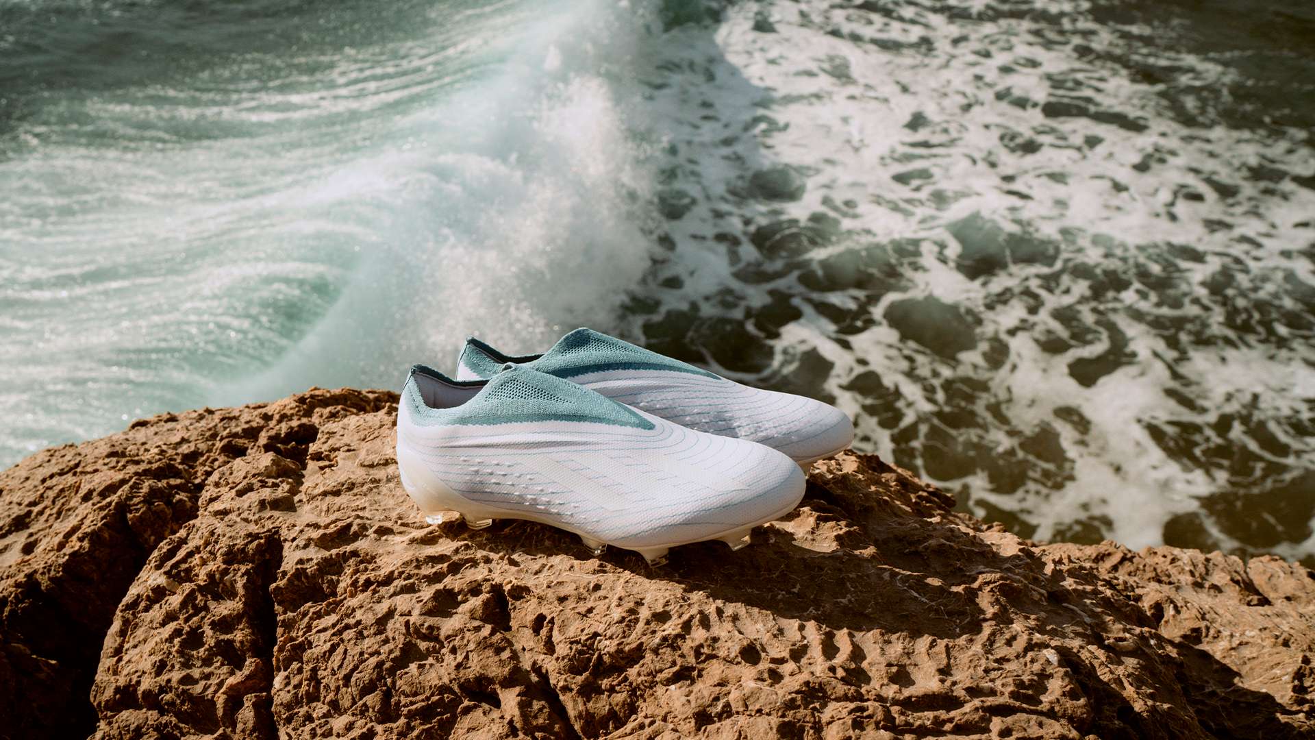 [乒乓球]梁靖崑、林高远迎来小组赛两连胜.